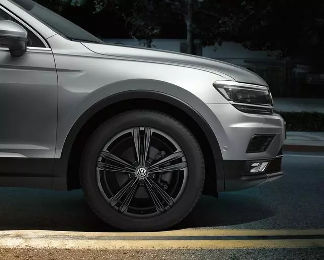 Wheel, Alloy - Volkswagen (5NN-601-025-R-AX1)