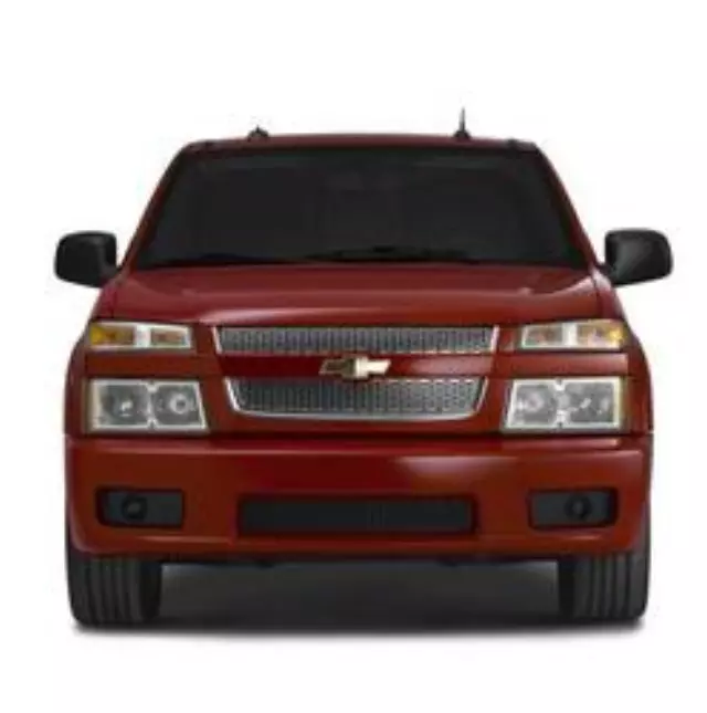 White (50U) Surround With Chrome Mesh - GM (17801102)