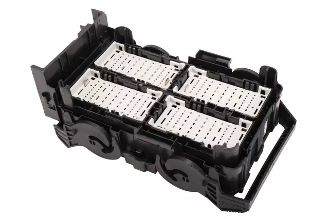 Engine Wiring Harness Junction Block - GM (84181105)