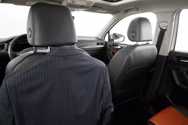 61127C - : Coat Hanger for Volkswagen: Arteon, Atlas, Golf, Golf Alltrack, Golf SportWagen, GTI, ID.4, Jetta, Passat, Taos, Tiguan Image