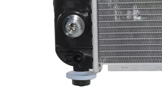 OEM NEW 2000-2007 GM Cadillac Chevrolet GMC Hummer Radiator Assembly GM 15841574 - GM (15841574)