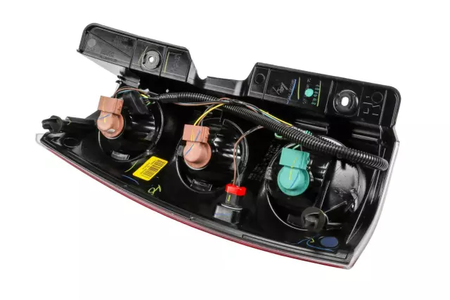 Passenger Side Tail Lamp Assembly - GM (22837850)