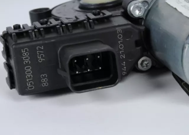 94712390 - Body: Window Motor for Saturn: Astra Image