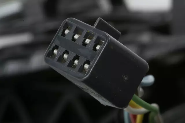 Driver Side Front Door Locking System Module - GM (89045639)