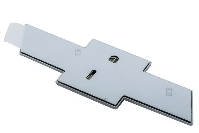 39087618 - Body: Emblem for Chevrolet: Cruze Image