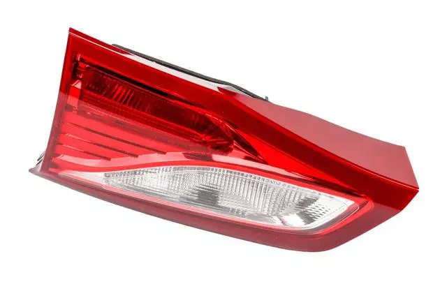 Rear Passenger Side Combination Lamp - GM (84341670)