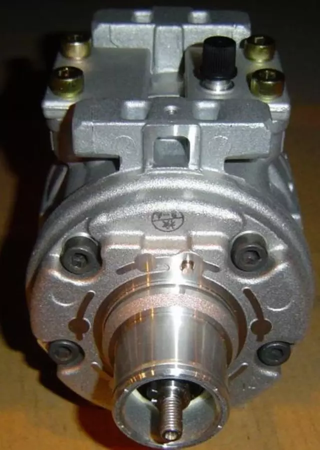Compressor - Toyota (88320-20450-84)