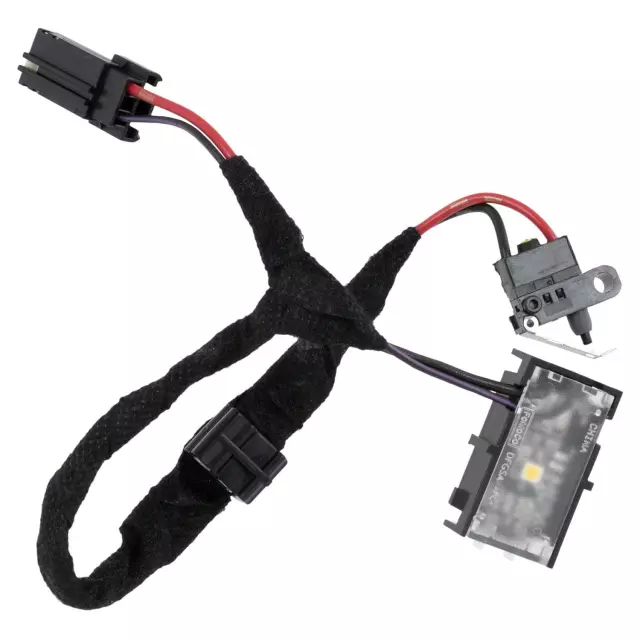 HC3Z14A318D - : Courtesy Lamp for Ford: F-150, F-250 Super Duty, F-350 Super Duty, F-450 Super Duty Image