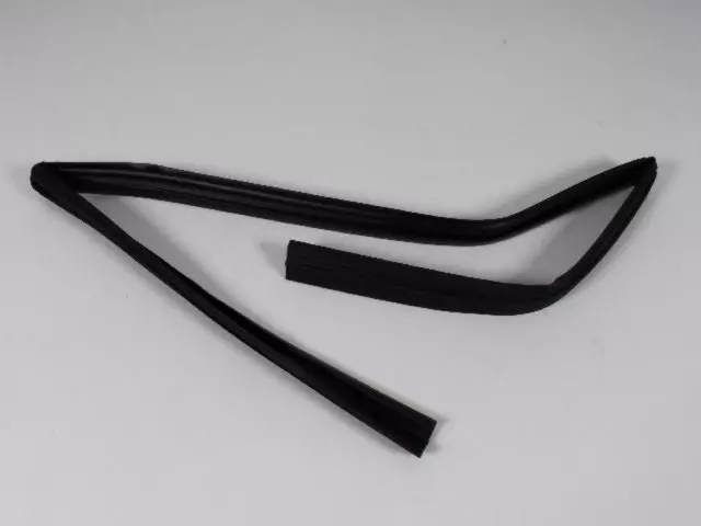 55399190AH - : Front Door Glass Run Weatherstrip, Right for Jeep: Grand Cherokee, Grand Cherokee WK Image