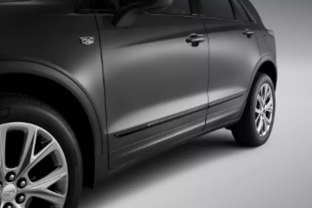 84962713 - Body: Center Molding for Cadillac: XT5 Image