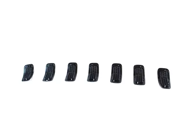 Radiator Grille Kit - Mopar (6CY39DX8AC)
