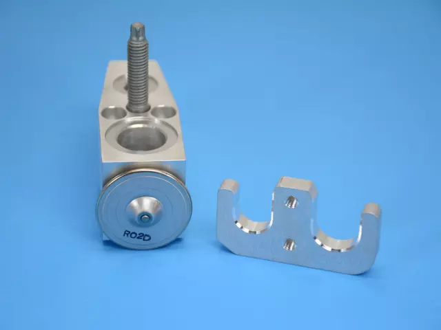 68238028AB - : A/C Expansion Valve for Chrysler: 300 | Dodge: Challenger, Charger Image