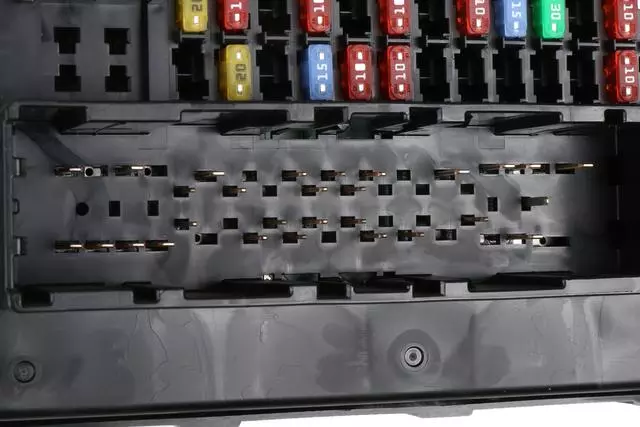 84092956 - : 2017 GMC Acadia - Body Wiring Harness Junction Block for GMC: Acadia Image