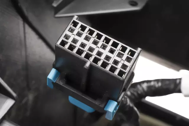 Ebony Front Floor Console - GM (89045336)