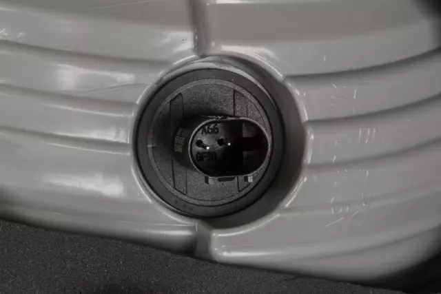 Driver Side Back-Up Lamp Applique - GM (15114446)