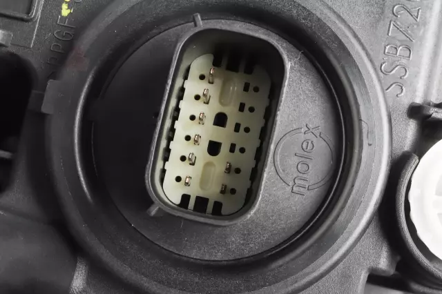 2020-2025 Cadillac XT5 - Driver Side Headlamp - GM (84849607)