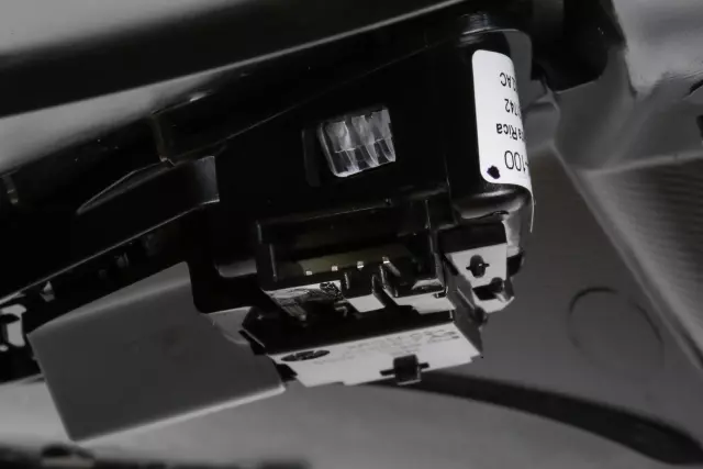 Black Windshield Upper Trim Panel - GM (84601724)