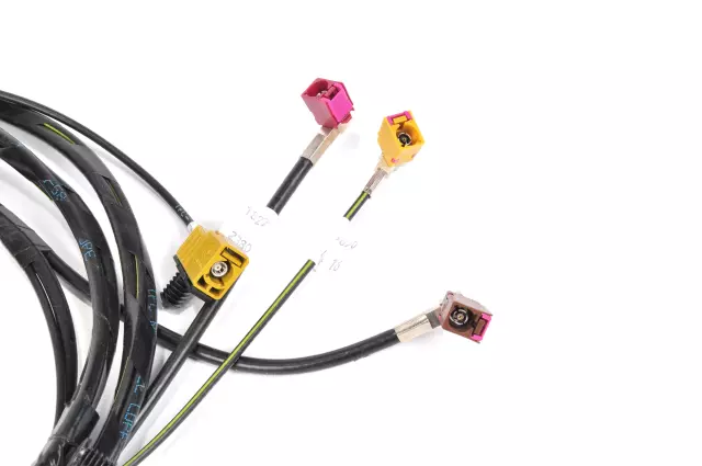 2016-2021 GM - Digital Radio, Mobile Telephone, and Vehicle Location Antenna Cable - GM (84049650)