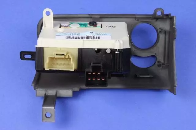 QE37SKB - Body: Headlamp Switch for Chrysler: Grand Voyager, Town &amp; Country, Voyager | Dodge: Caravan, Grand Caravan Image