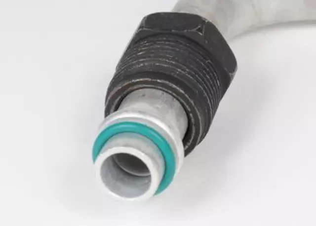 Engine Oil Cooler Outlet Hose Kit with Protectors - GM (12472278)