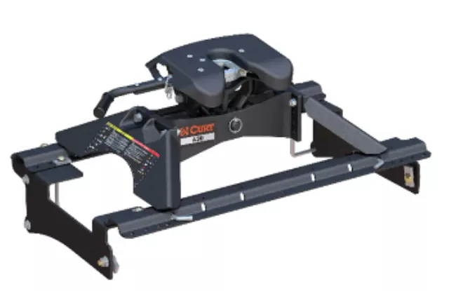 19419345 - Trailering: Fifth Wheel 30K Hitch for Chevrolet: Silverado 2500 HD, Silverado 3500 HD | GMC: Sierra 2500 HD, Sierra 3500 HD Image