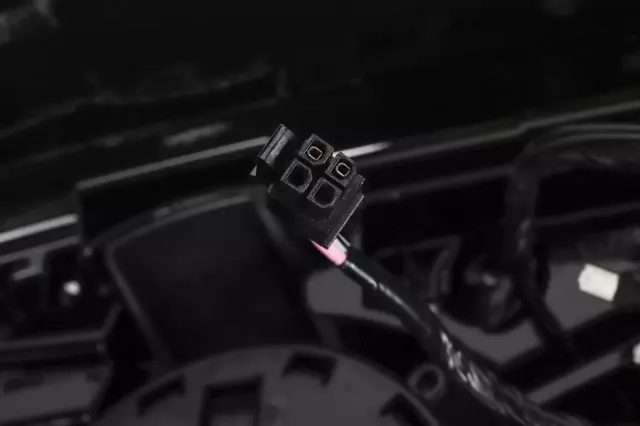 Driver Side Door Mirror Housing - GM (84977467)