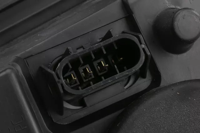 15866071 - : 2002-2009 GMC - Driver Side Headlamp for GM Image