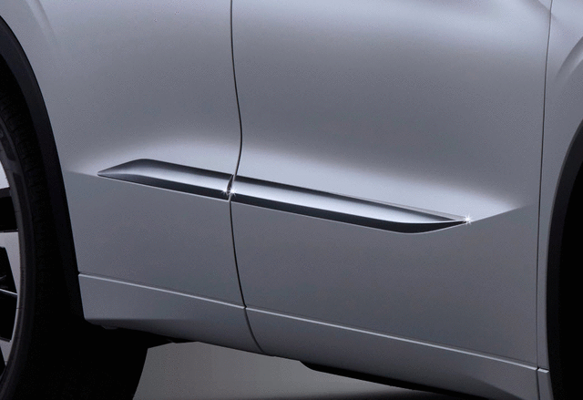 MZ576845EX - Exterior: Body Side Molding - Chrome for Mitsubishi: Outlander, Outlander PHEV Image
