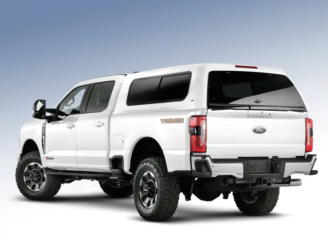 VPC3Z99501A42AK - Exterior: Oxford White Sport Bed Cap For 6.75 Bed for Ford: E-350 Super Duty, E-450 Super Duty, F-250 Super Duty, F-350 Super Duty, F-450 Super Duty, F-550 Super Duty Image