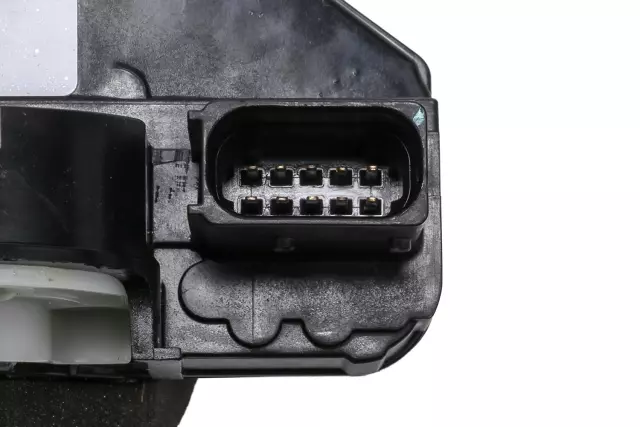 Front Passenger Side Door Latch - GM (13579491)