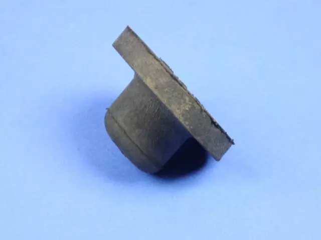 Radiator Assembly Lower Insulator - Mopar (04401950)