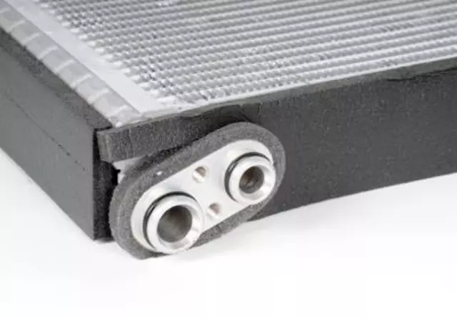 Part# 89022546 Air Conditioning Evaporator Core Kit with Seals, Wire, and Oil - GM (89022546)