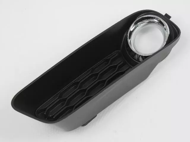 Fog Lamp Bezel, Right - Mopar (68082018AA)