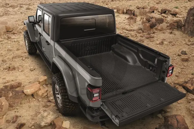 Bed Liner (82215845AB)