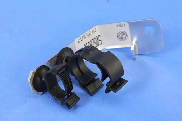 Hose Bracket - Alfa Romeo (68239693AA)