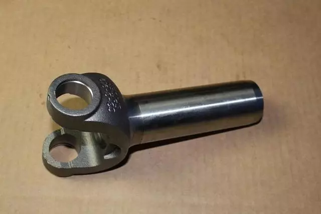 Drive Shaft Yoke - Mopar (4773017)