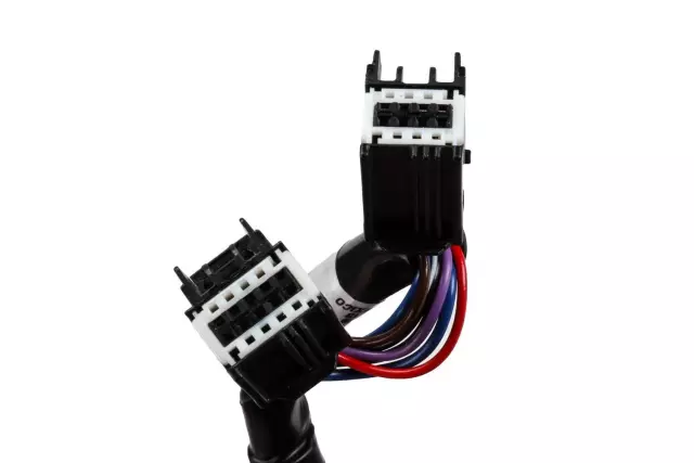 Black Driver Side Door Mirror Housing - GM (22847418)