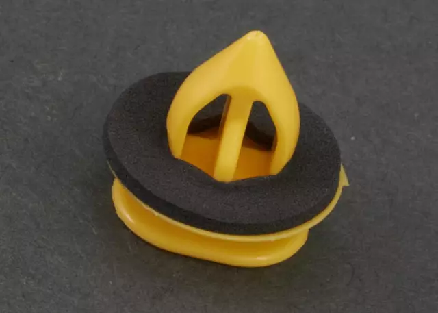 Rocker Molding Clip - Subaru (909130047)