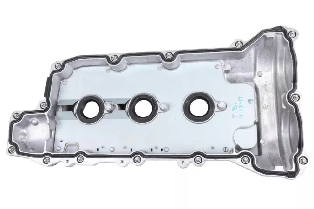 12667117 - : 2014-2019 GM Valve Cover for Cadillac: ATS, CT4, CTS, XTS Image