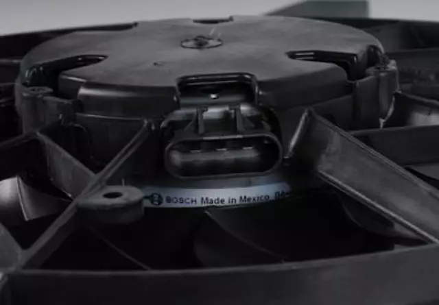 15849644 - Cooling System: Fan Assembly for Chevrolet: Cobalt | Pontiac: G5 | Saturn: Ion Image