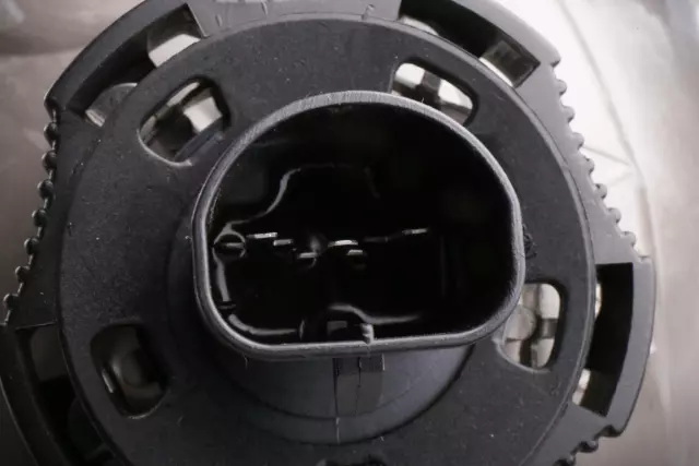 Passenger Side Headlamp - GM (16530510)