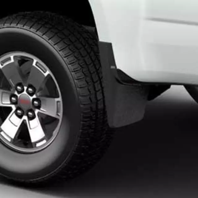 Splash Guards, Front Molded - GM (22958431)