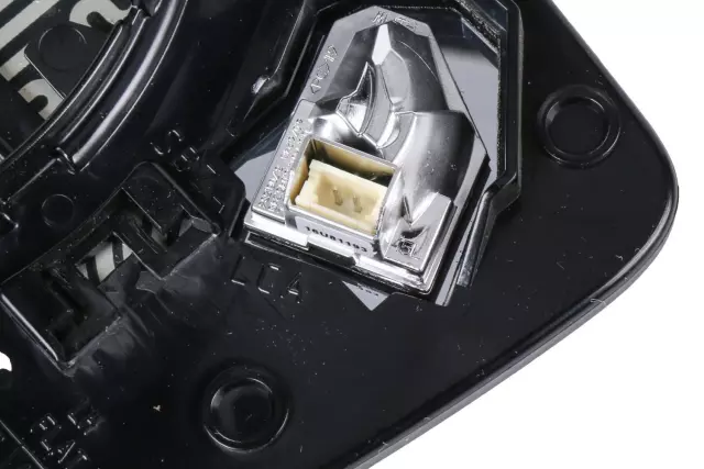 Driver Side Door Mirror Glass - GM (23439616)