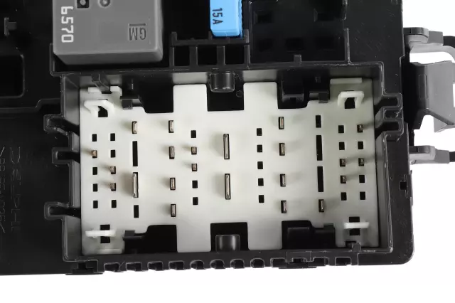 87829565 - : Fuse &amp; Relay Box for GM Image