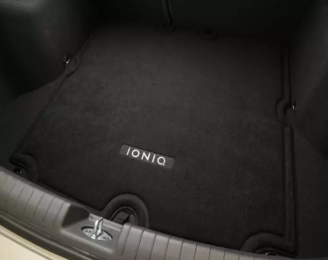 G2F12AU100 - Interior: 2018-2021 Hyundai Ioniq - Reversible Cargo Tray - Hev for Hyundai: Ioniq Image