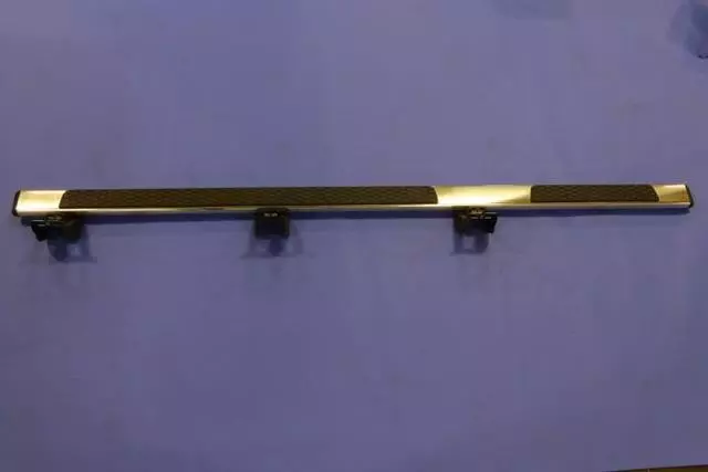 Tubular Side Step Kit, Right - Mopar (68156422AE)