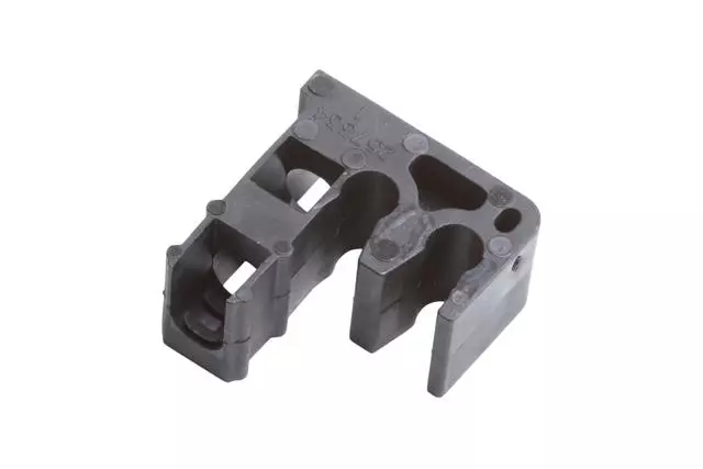 Rear Brake Pipe Clip - GM (15773573)