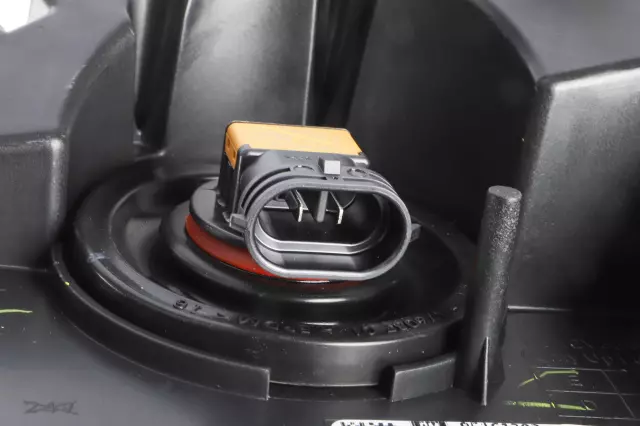 Front Passenger Side Fog Lamp - GM (85161292)