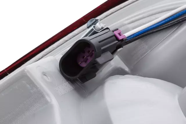 Passenger Side Tail Lamp Assembly - GM (25954942)