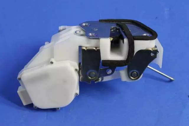 MR199135 - Body: Latch for Chrysler: Sebring | Dodge: Avenger Image